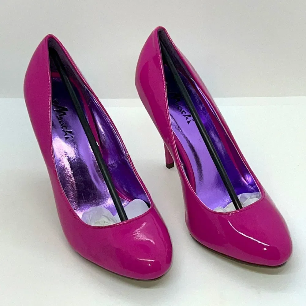 Sexy Round Toe Fushia High Heel Pumps. Size 8.